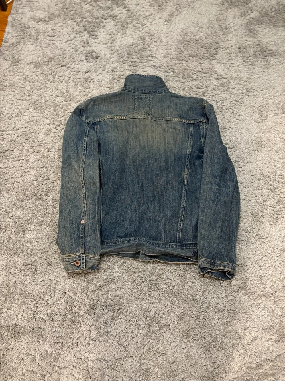 Old Navy 2006 Distressed Denim Trucker Jacket Y2K Size L.